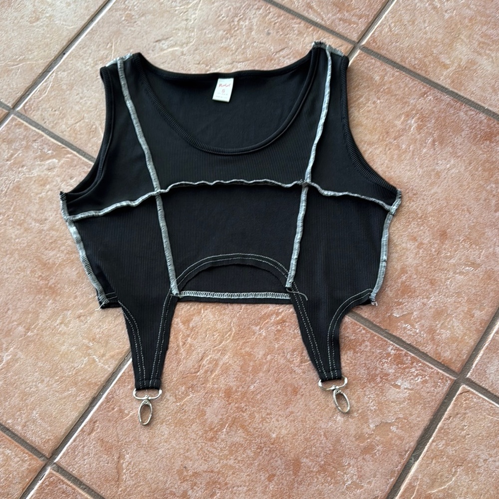 Ribbed Black Crop Top with chain details